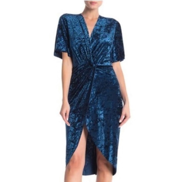 free press Dresses & Skirts - (4 for $25)Free press 🌺Velour twist front dress.